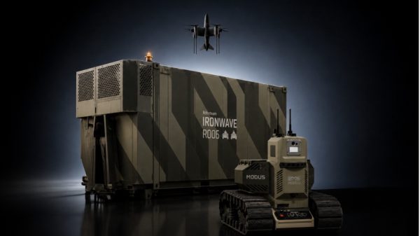 Iron Wave von Ondas ist eine integrierte autonome Verteidigungslösung, die auf kampferprobten Fähigkeiten unbemannter Bodenfahrzeuge, schneller Verlegbarkeit mittels Containern, taktischen Einsätzen an vorderster Front sowie integrierter Boden- und Luftverteidigung basiert.