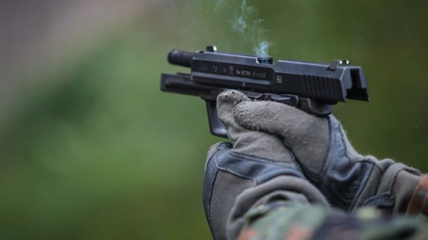 Die aktuelle Standardpistole der Bundeswehr, die P8 von Heckler & Koch (im Bild), soll durch die Pistole P13 von CZ ersetzt werden.
