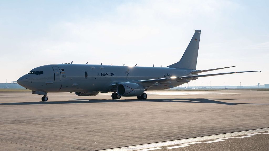 Die erste von acht P8A Poseidon ist heute in Deutschland am Flughafen Berlin-Brandenburg gelandet. Die Flugzeuge sind als Ersatz für die veralteten P-3C Orion zur Seefernaufklärung und zur U-Jagd geeignet.