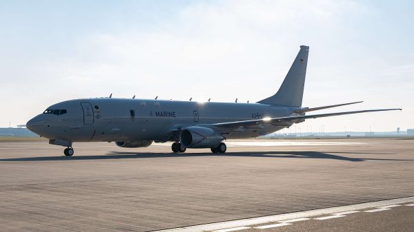 Die erste von acht P8A Poseidon ist heute in Deutschland am Flughafen Berlin-Brandenburg gelandet. Die Flugzeuge sind als Ersatz für die veralteten P-3C Orion zur Seefernaufklärung und zur U-Jagd geeignet.