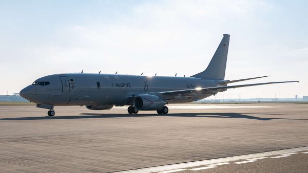 Die erste von acht P8A Poseidon ist heute in Deutschland am Flughafen Berlin-Brandenburg gelandet. Die Flugzeuge sind als Ersatz für die veralteten P-3C Orion zur Seefernaufklärung und zur U-Jagd geeignet.