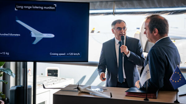 Auf der Paris Air Show unterzeichneten Vertreter von Thales und Boreal das Abkommen zur neuen Langstrecken-Loitering Munition.