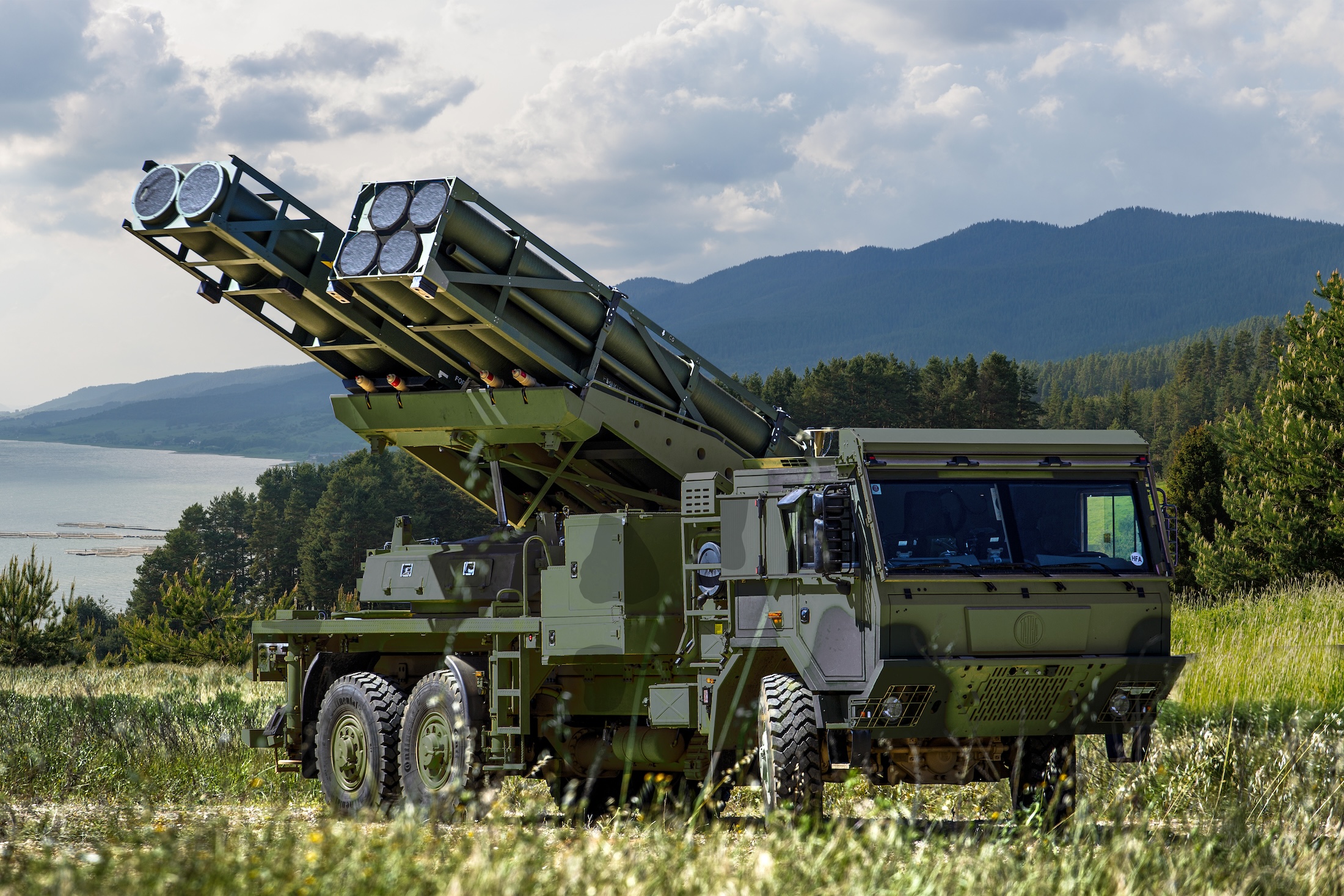 Der Mehrfachraketenwerfer PULS von Elbit ist die Exportversion der Raketenartillerie der israelischen Streitkräfte und soll in der Bundeswehr MARS ablösen.