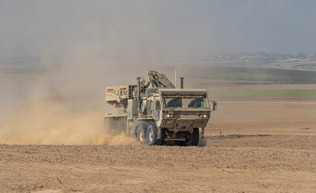 Der Mehrfachraketenwerfer von Elbit im Einsatz für die israelischen Streitkräfte.