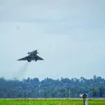 Das modernisierte Kfir-Kampfflugzeug der Luftwaffe Sri Lankas bei seinem erfolgreichen Erstflug.