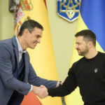 Verkündet Rekordhilfen für die Ukraine: der spanische Regierungschef Pedro Sánchez (l.) zusammen mit dem ukrainischen Präsidenten Wolodymyr Selenskyj.
