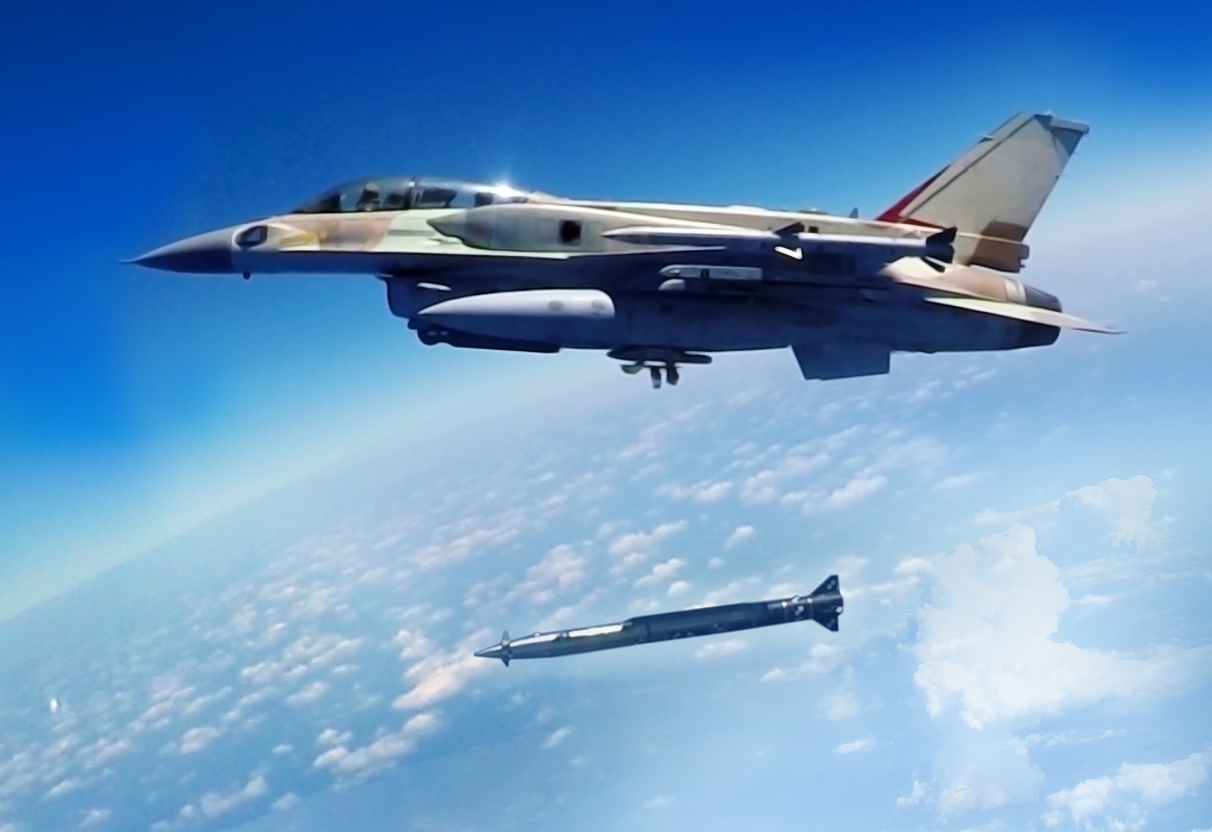 Die Rampage Missile, welche IAI und Elbit gemeinsam entwickelt haben, zeigt die Fähigkeiten ballistischer Flugkörper auf, mit denen die israelischen F-15 und F-35 die durch den Iran genutzten russischen S-300-Luftverteidigungssysteme zerstören konnten.