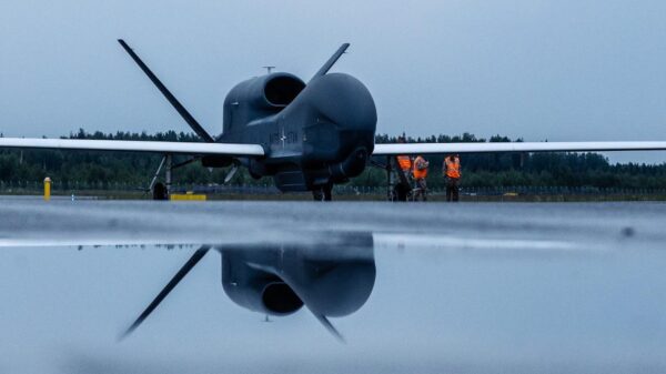 Mit großer Reichweite und langer Flugdauer liefert die RQ-4D Phoenix hochwertige Aufklärung für weite Teile des NATO-Operationsgebiets, darunter besonders auch die GIUK-Lücke.