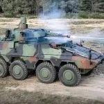 Im mit der OCCAR geschlossenen Vertrag sind 222 Schakal (BOXER mit Puma-Turm) direkt für Deutschland und die Niederlande beauftragt sowie 248 weitere Radschützenpanzer als Option enthalten.