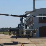 Das Lufttest- und Evaluierungsgeschwader (HX) 21 der U.S. Navy startete Ende 2025 eine Langstrecken-Angriffsrakete von einem Bell AH-1Z-Hubschrauber vor der Küste Virginias aus. Diese Demonstration der Red Wolf von L3Harris ebnete den Weg für das Programm für Präzisionsangriffsmunition und ermöglichte kostengünstige Präzisionsschläge über große Entfernungen für die AH-1Z-Einsätze des US Marine Corps.
