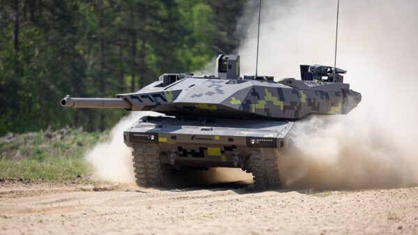 Der Entwicklungsauftrag für den Kampfpanzer Panther KF51 von Rheinmetall wurde jetzt durch Ungarn unterzeichnet.