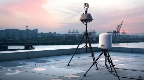 Beispielkonfiguration des mehrschichtigen Drohnenabwehrsystems DroneSentry von DroneShield mit Robin Radar Systems.