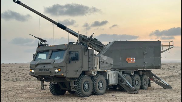 Die Roem, international bekannt als SIGMA, ist eine neue, fortschrittliche selbstfahrende automatische Haubitze, die von Elbit Systems entwickelt und hergestellt wurde.