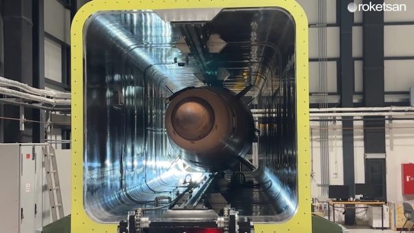 Erste Bilder der neuen Mittelstreckenrakete Cenk von Roketsan.