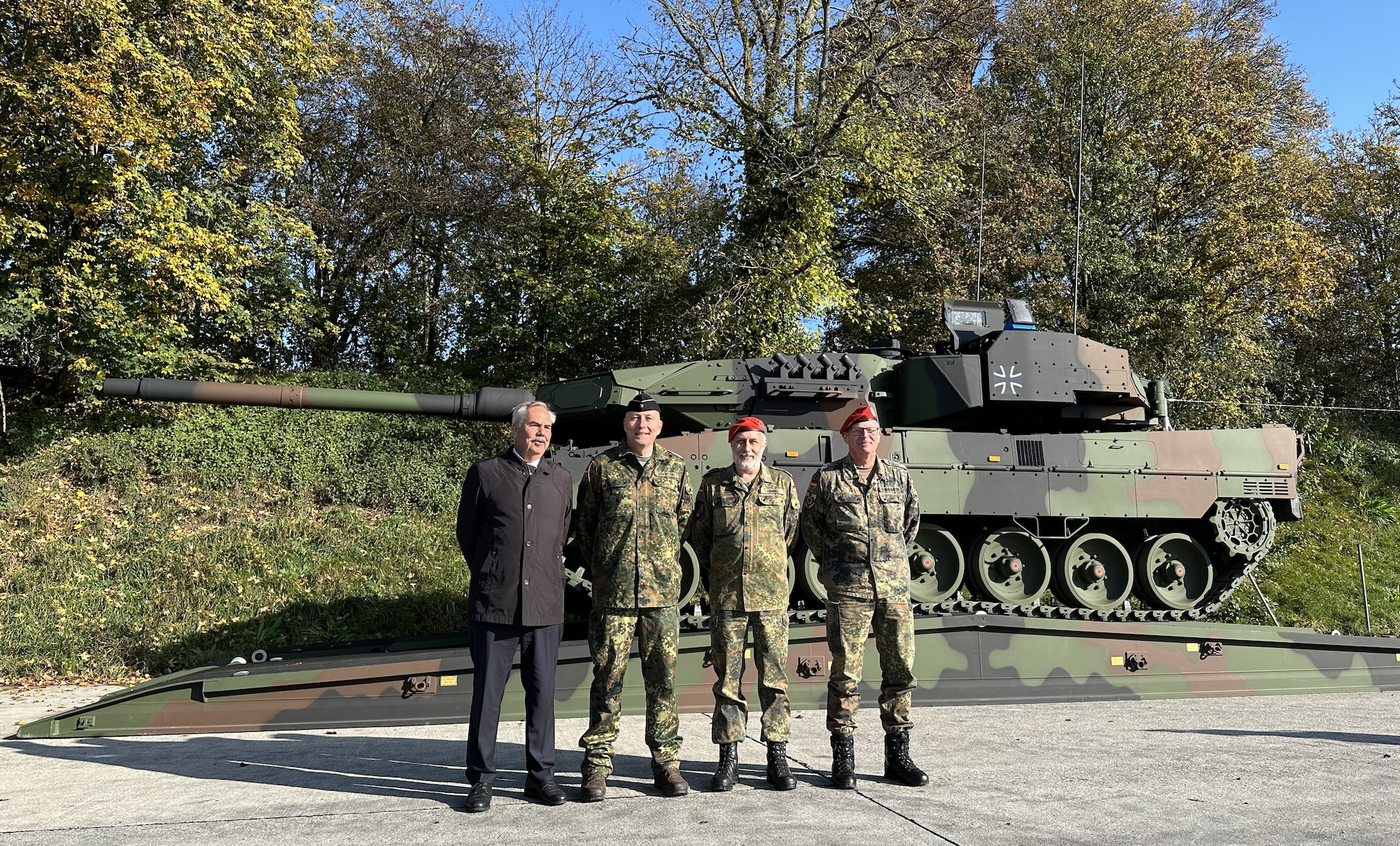 Roll-out des Leopard 2 A7 A1 mit Trophy für die Bundeswehr