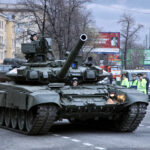 Russenpanzer T90 bei einer Parade.