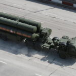 Russisches S-400 TEL 5P85T2 bei einer Parade in Moskau.