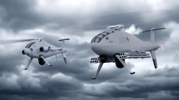 Schiebel zeiugte jüngst seine unbemannten Helikopter in neuen, bewaffneten Versionen: S-101 (l.) und S-301.