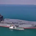 Die Shahid Bagheri, ein umgebautes Handelsschiff, das von der iranischen IRGC-Marine für Drohnen- und Hubschrauberoperationen eingesetzt wurde, wurde zu Beginn der Operation getroffen.