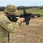 SMASH 3000 ist das leichteste handgeführte Feuerleitsystem von SMARTSHOOTER.