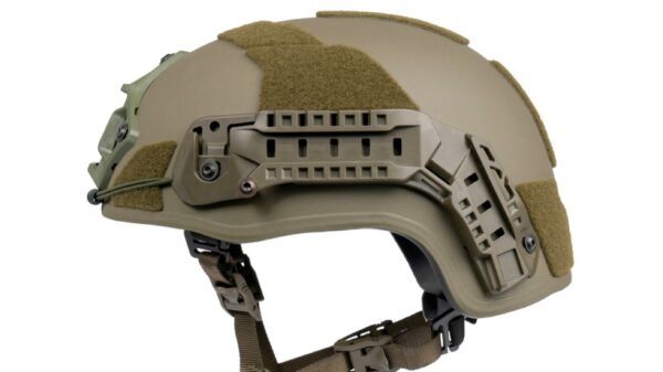 Busch PROtective So sieht der neue Helm für das FBI und andere US-Bundesbehörden aus. Zur Befestigung der Rails und des NVG Shroud wird die Helmschale nicht durchbohrt, sondern nur leicht angebohrt. So werden Schwachstellen in der Helmschale vermieden. (Alle Fotos: Busch)