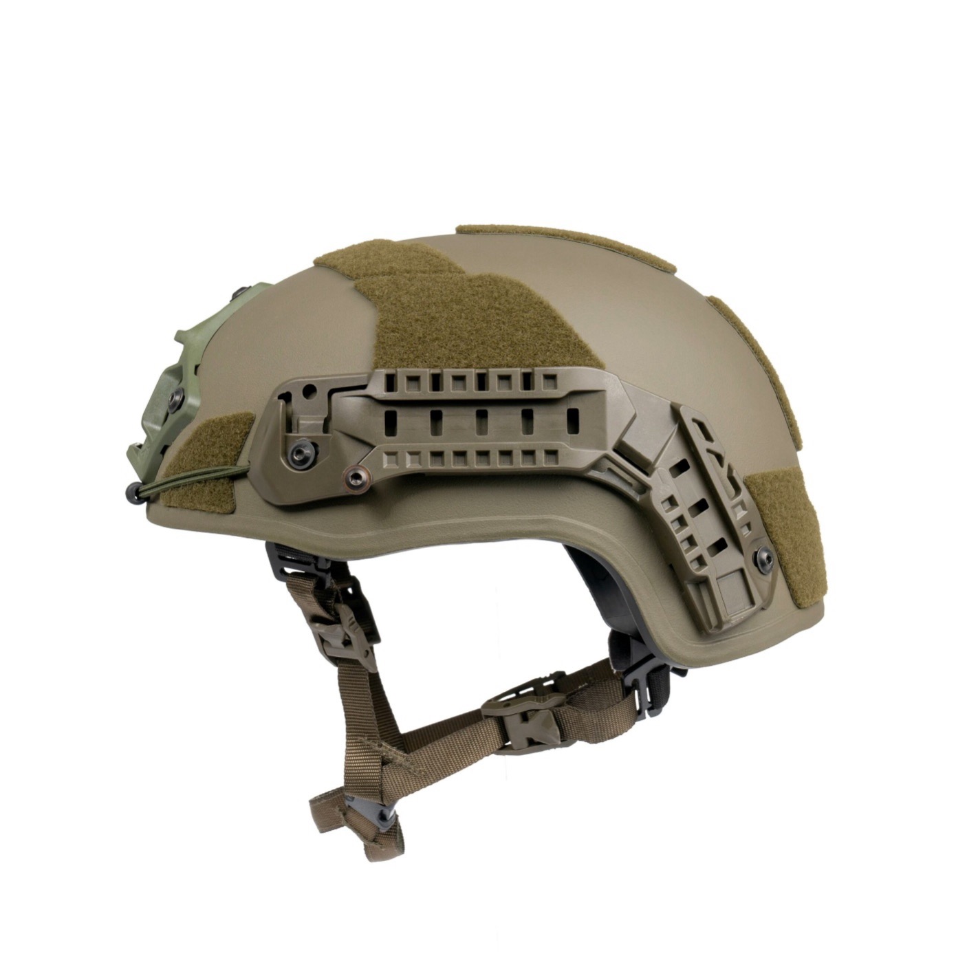 Busch PROtective So sieht der neue Helm für das FBI und andere US-Bundesbehörden aus. Zur Befestigung der Rails und des NVG Shroud wird die Helmschale nicht durchbohrt, sondern nur leicht angebohrt. So werden Schwachstellen in der Helmschale vermieden. (Alle Fotos: Busch)