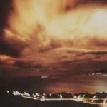 Die vom US-Atomwaffen-Test „Starfish Prime“ erzeugten künstlichen Polarlichter von Honolulu aus gesehen.