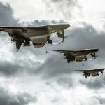 Kriegführung mit Drohnen, hier ein Beispiel für vernetzte Bewaffnung im Luftkampf.