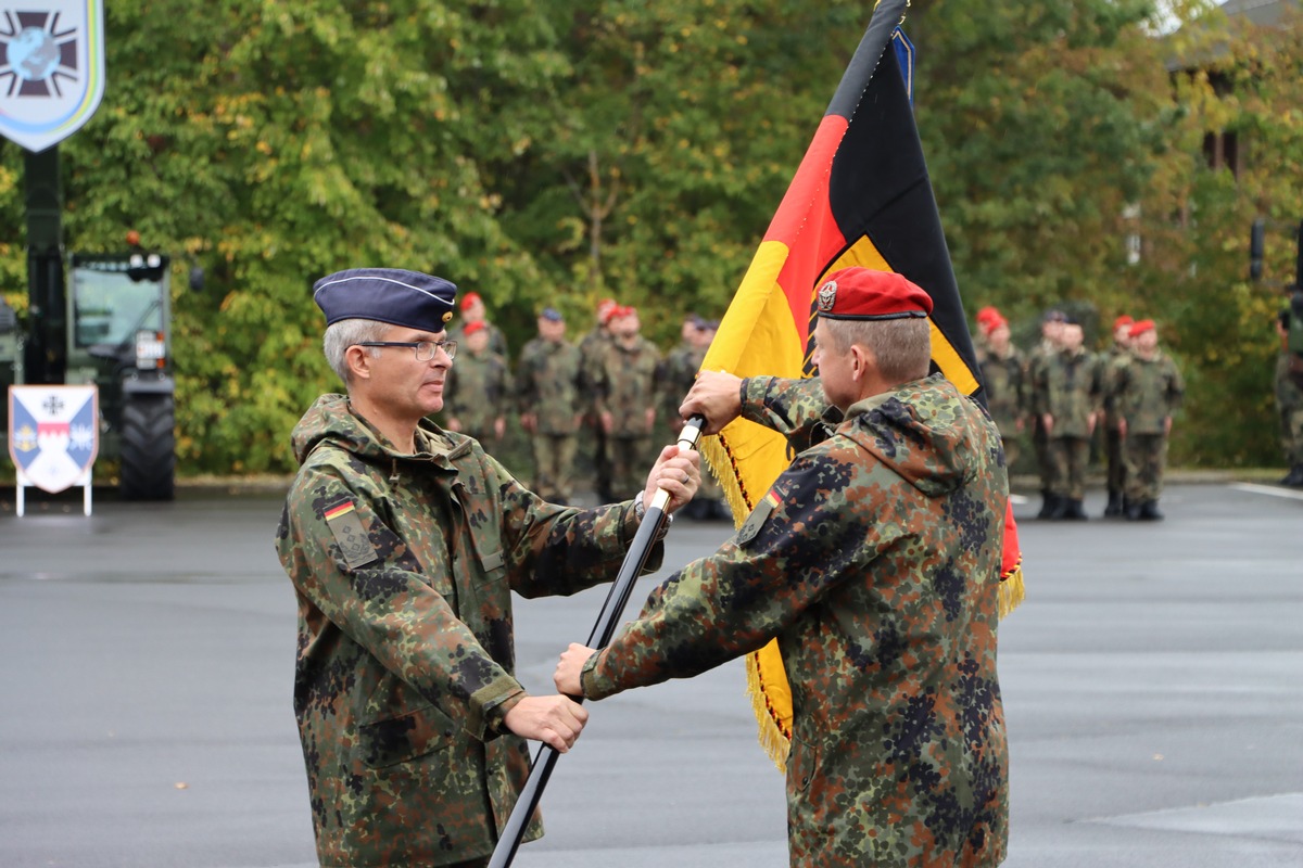 Bundeswehrlogistik: Die Übergabe der Regimentsfahne