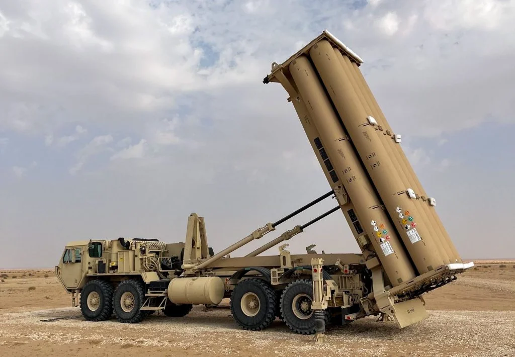 Raketenkrieg: Ein THAAD-Launcher der US-Armee im Einsatzgebiet des US-Central Command im Januar 2024. Eine Reihe von US-THAAD-Abschussgeräten wurde von Südkorea in den Nahen Osten verlegt, um einer möglichen Verschärfung der iranischen Raketenbedrohung entgegenzuwirken.