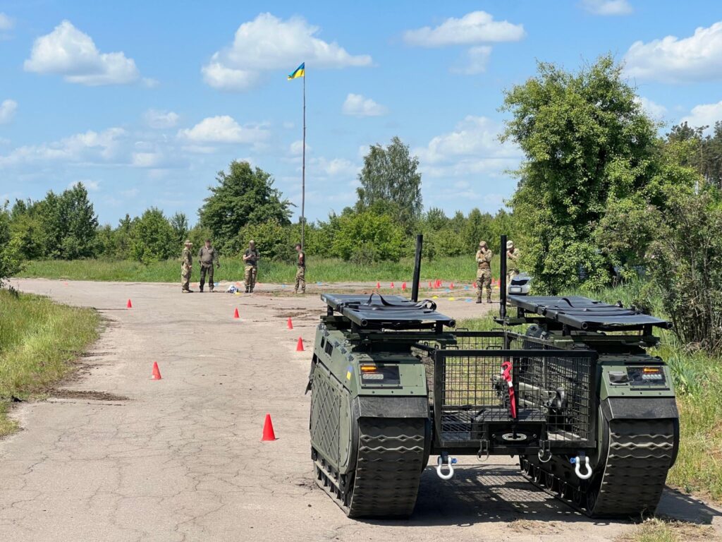 Erprobung des Evakuierungsroboters THeMIS Cargo CASEVAC durch die ukrainischen Streitkräfte.