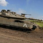Das Schutzsystem Trophy von Rafael auf einem Merkava Kampfpanzer.