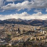 Die Hauptstadt des Iran, Teheran, besitzt eine Bevölkerung von über 8,6 Millionen Menschen.