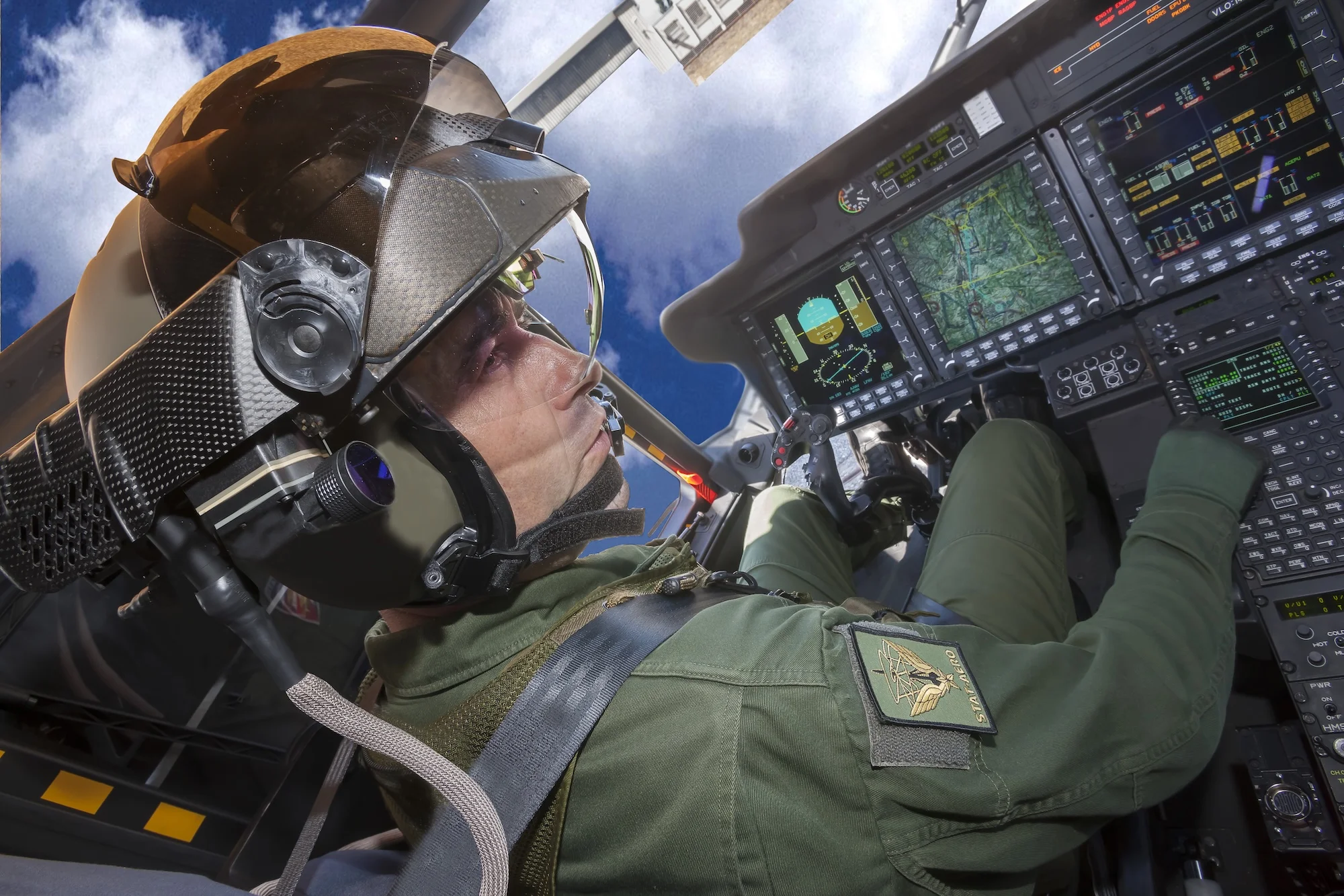 Der TopOwl DD-Helm ist auf die individuelle Physiologie jedes Piloten zugeschnitten.