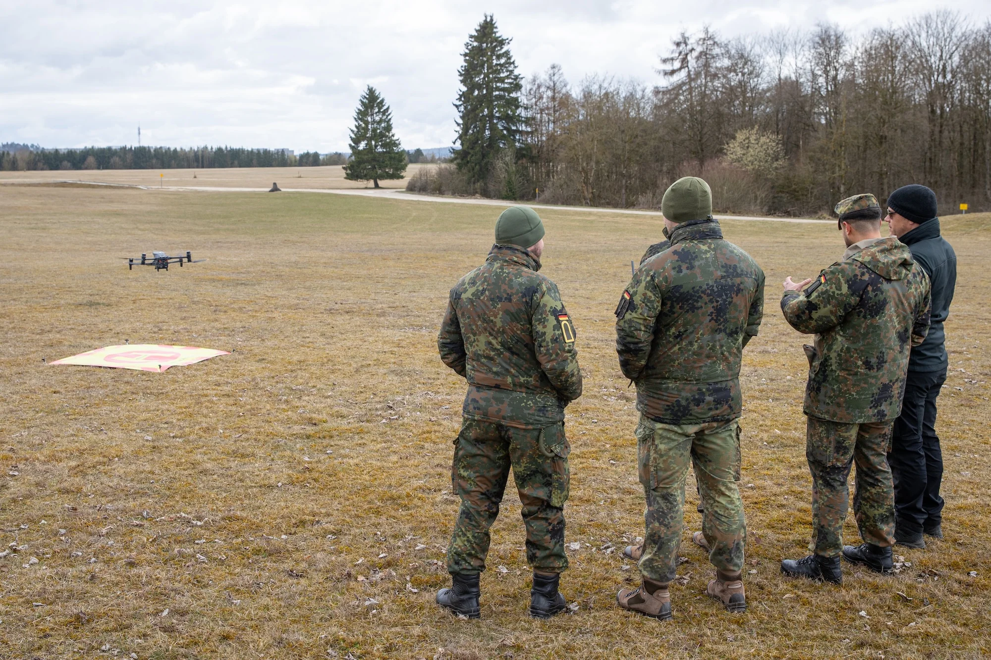 Ausbildung der Drohnenpiloten des Multinationalen Kommandos Operative Führung durch HENSOLDT.