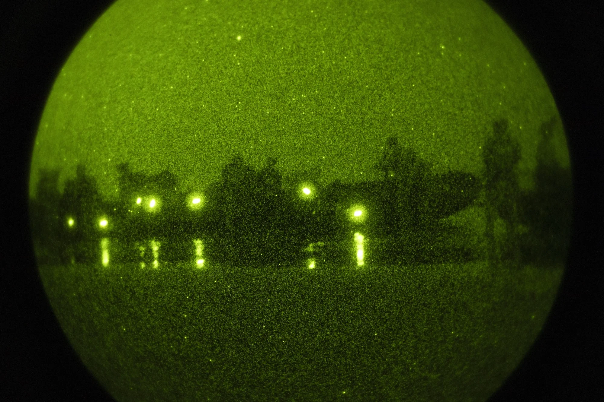 U.S. Marines üben eine Strandlandung auf der Marine Corps Base Camp Pendleton in Kalifornien im Dezember 2025. Den Marines würden auch bei einem US-Angriff auf den Iran mit Bodentruppen eine kritische Rolle zufallen.