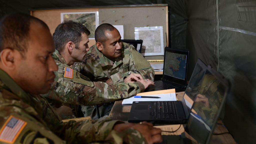 US-Soldaten arbeiten mit SitaWare Headquarters von Systematic.