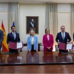 Indra und Bittium: Unterzeichnung der Absichtserklärung im Beisein der spanischen Verteidigungsministerin Margarita Robles.
