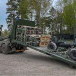 Luxemburger Sicherheitsbeitrag: Versorgungs-LKW mit Palfinger Gabelstapler im litauischen Einsatz FOTO NATO