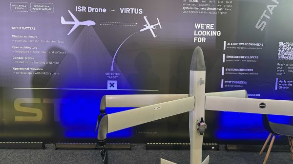 Die Loitering Munition Virtus von Stark beim von Brave1 veranstalteten Defense Tech Valley in Lwiw im September 2025.