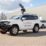 Das Fahrzeugkonzept vereint den geschützten Toyota Land Cruiser 300 aus dem Hause WELP mit dem Störsystem H.P. Marketing & Consulting Wüst GmbH.