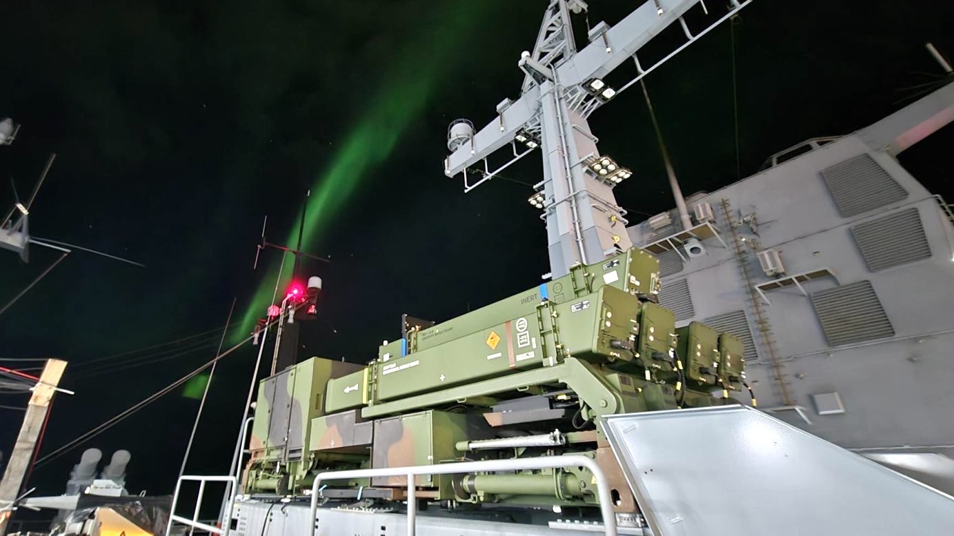 SBAD: navalisierter Systemdemonstrator IRIS-T SLM auf der Fregatte „Baden-Württemberg“ (Typ F125) © Diehl Defence