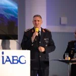 Generalleutnant Holger Neumann und Oberstleutnant i.G. Rainer Käsbauer gaben beim 2. Weltraumsymposium Einblick in die aktuellen Planungen der Bundeswehr.