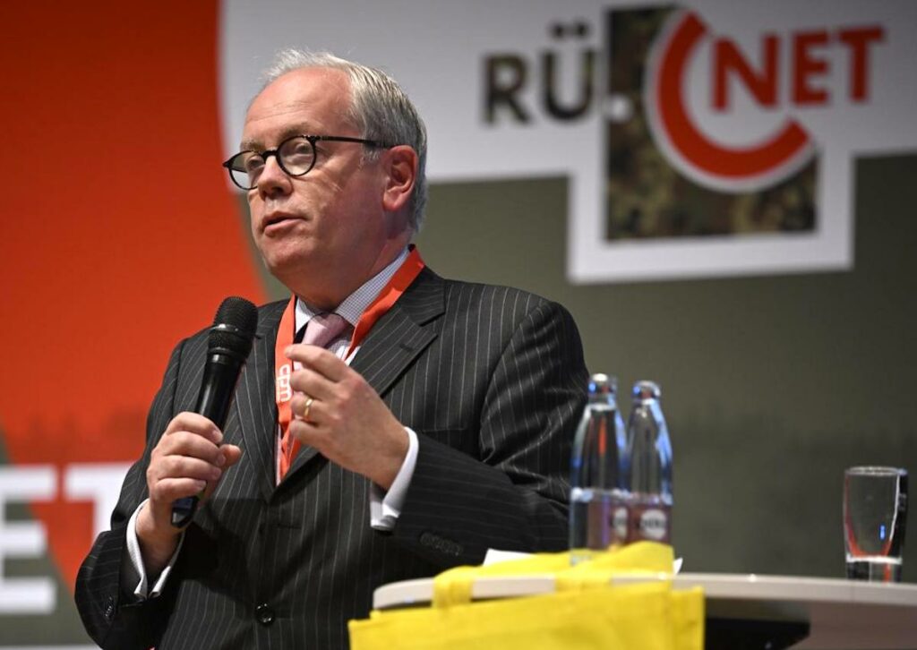 Fordert mehr Mittel: Dr. Hans Christoph Atzpodien spricht als Hauptgeschäftsführer des Bundesverbandes der Deutschen Sicherheits- und Verteidigungsindustrie e.V. (BDSV) spricht auf der Rü.Net.