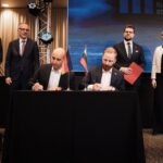 Technologieallianz Auf dem Baltic MilTech Summit 2025 in Vilnius unterzeichneten das deutsche Drohnenunternehmen Quantum Systems und das litauische Photonikunternehmen Aktyvus Photonics ein Memorandum of Understanding (MoU)