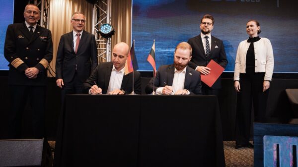 Technologieallianz Auf dem Baltic MilTech Summit 2025 in Vilnius unterzeichneten das deutsche Drohnenunternehmen Quantum Systems und das litauische Photonikunternehmen Aktyvus Photonics ein Memorandum of Understanding (MoU)