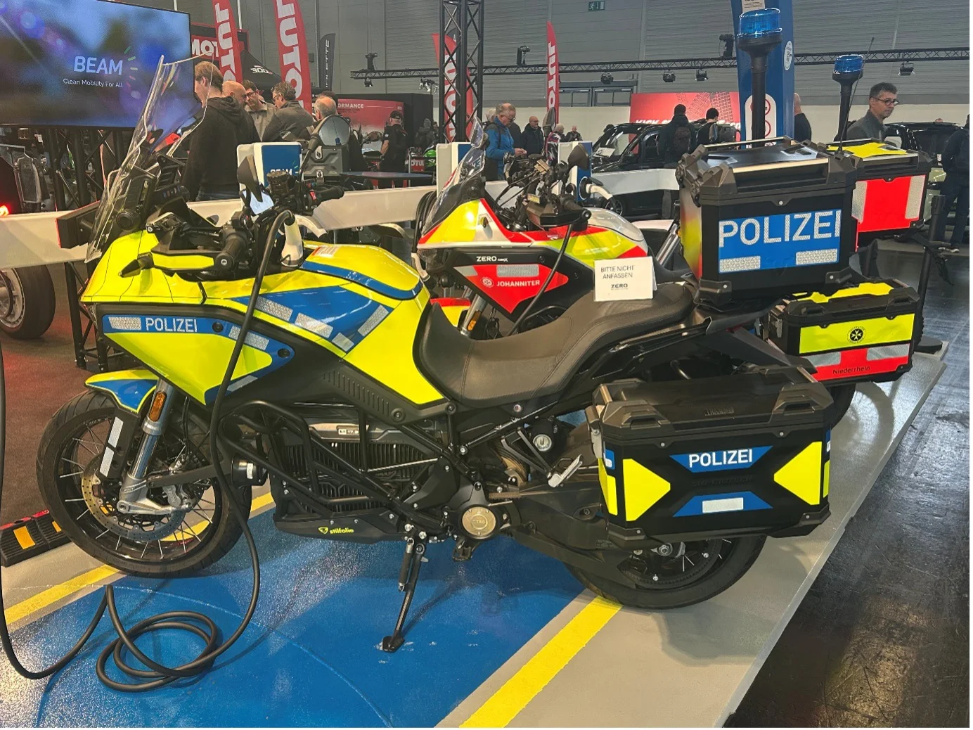 ZERO DSR:X Black Forest als Basis für Polizei- oder Blaulichtmotorräder. (Foto- AF)