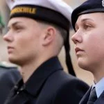 Neuer Wehrdienst erfolgreich gestartet; Eine Abordnung von neuen Rekruten der Bundeswehr.