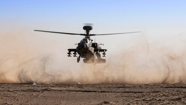 Project NYX: Noch allein unterwegs – bald schon mit Heli-Wingman: Britischer Apache-Kampfhubschrauber