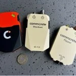 Die drei Systeme von Commcrete zur Erweiterung von Funkgeräten um eine SatCom-Fähigkeit: Flipper, Stardust und das Notfunkgerät Bittel (v.r.n.l.).